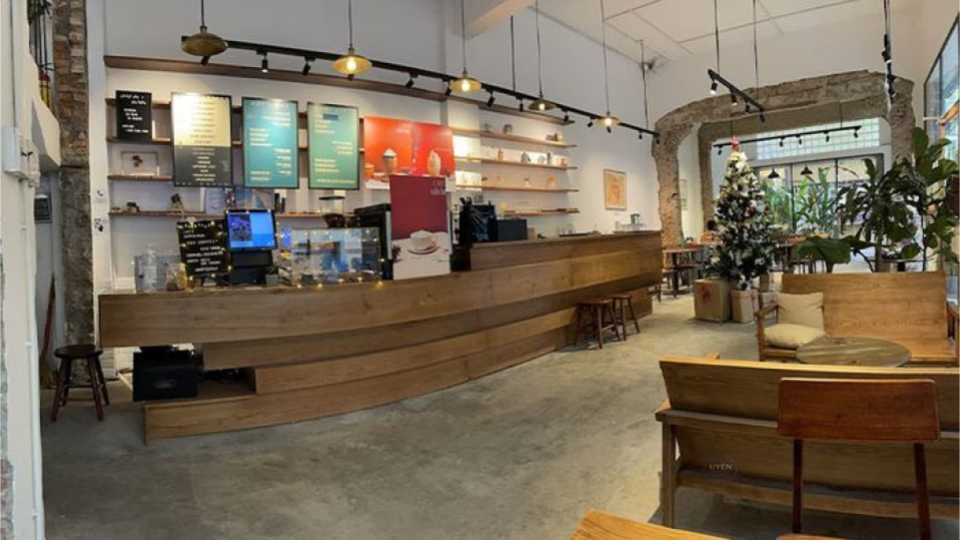 Ly cà phê muối làm từ hạt Arabica tại Coffee Hut, quán cà phê muối sài gòn chất lượng.