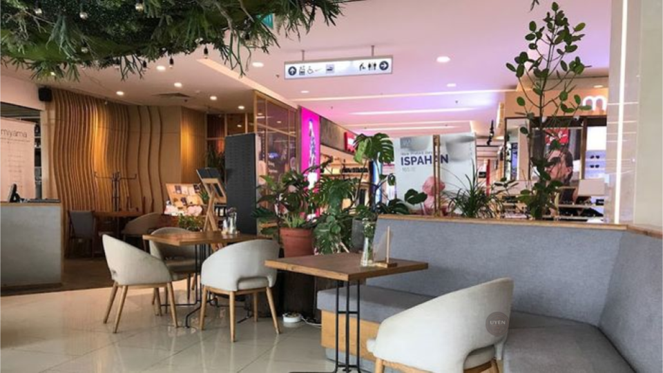 Cà phê muối salted caramel latte tại Miyama Cafe, một quán cà phê muối sài gòn độc đáo.