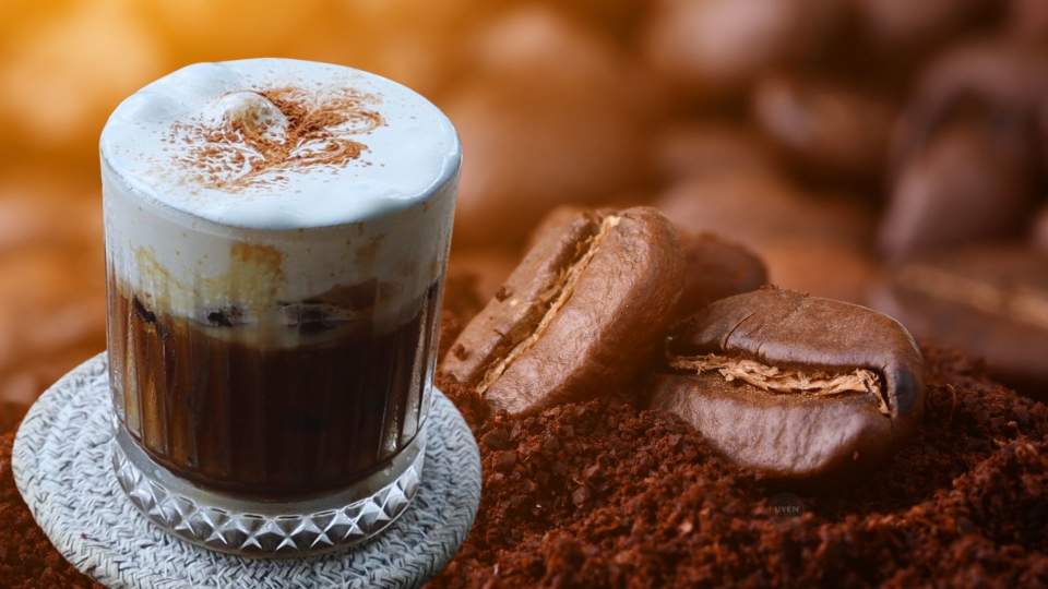 Hương vị độc đáo của cà phê muối là gì và tại sao nó lại hấp dẫn