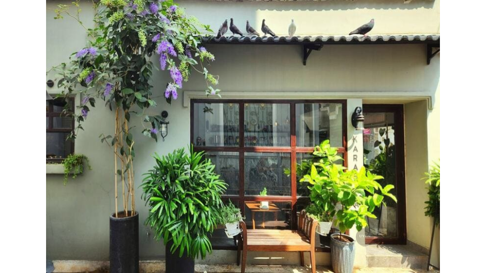 Top quán cà phê đẹp ở Tân Bình với view tuyệt vời Karabica Specialty Coffee, quán cà phê đẹp ở Tân Bình tôn vinh cà phê chất lượng cao.