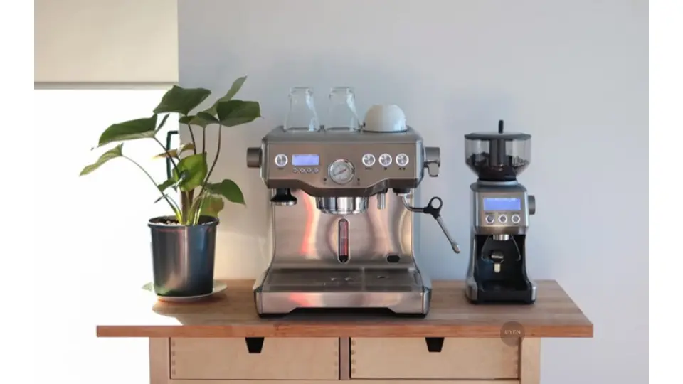 Máy pha cà phê Breville, thương hiệu máy pha cà phê có thiết kế và tính năng vượt trội.
