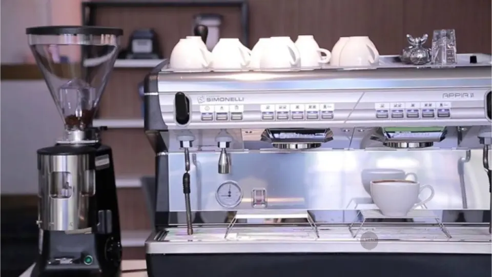 Máy pha cà phê Nuova Simonelli, thương hiệu máy pha cà phê hàng đầu về chất lượng và sáng tạo.