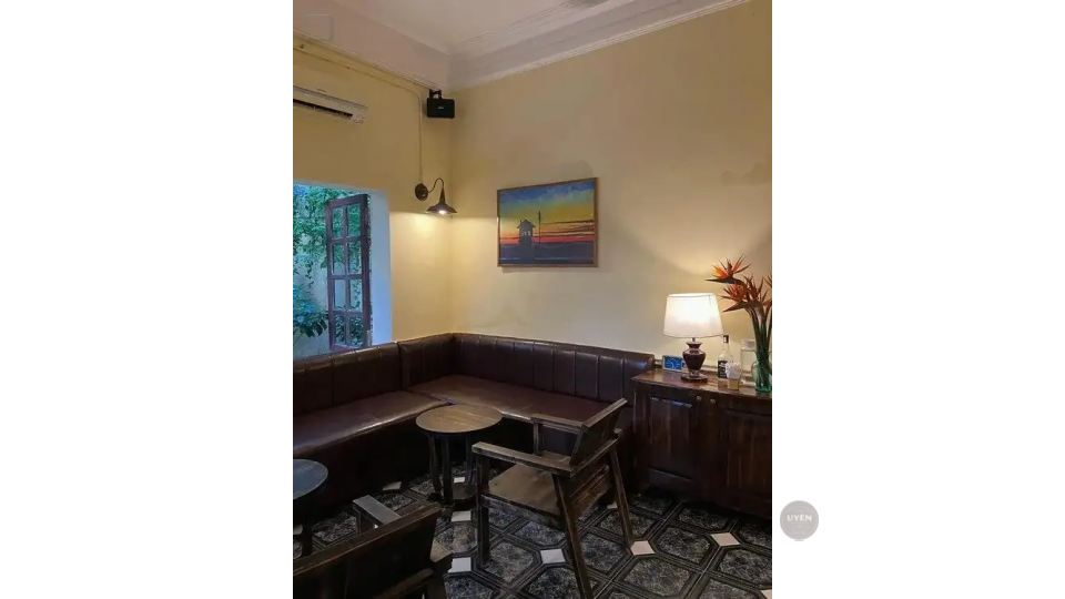 Cà phê võng Hà Nội: Thư giãn giữa lòng phố cổ Khu vườn yên tĩnh có võng tại Ẩn Coffee & Cocktail, một quán cà phê võng Hà Nội.