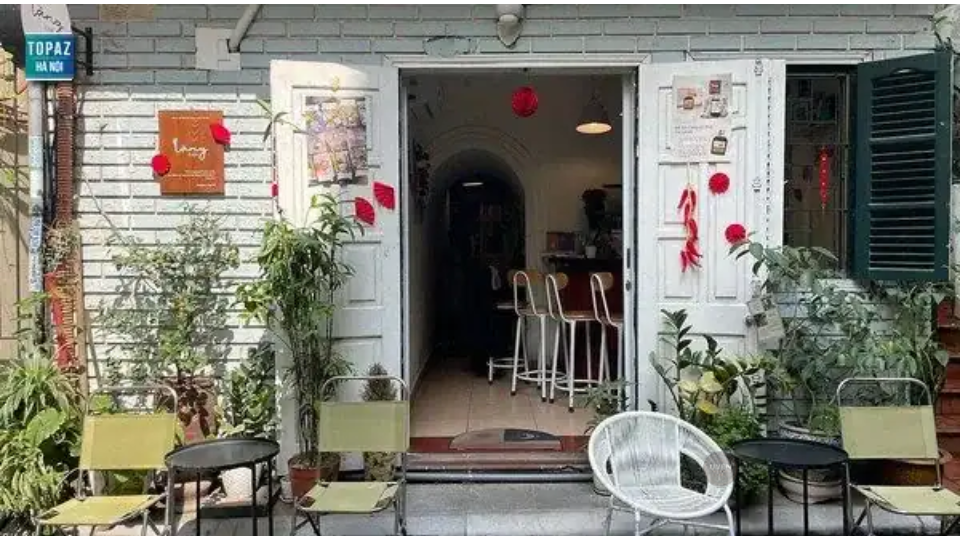 Cà phê võng Hà Nội: Thư giãn giữa lòng phố cổ Không gian thư giãn với võng tại Lặng Café, địa chỉ cà phê võng Hà Nội yêu thích.