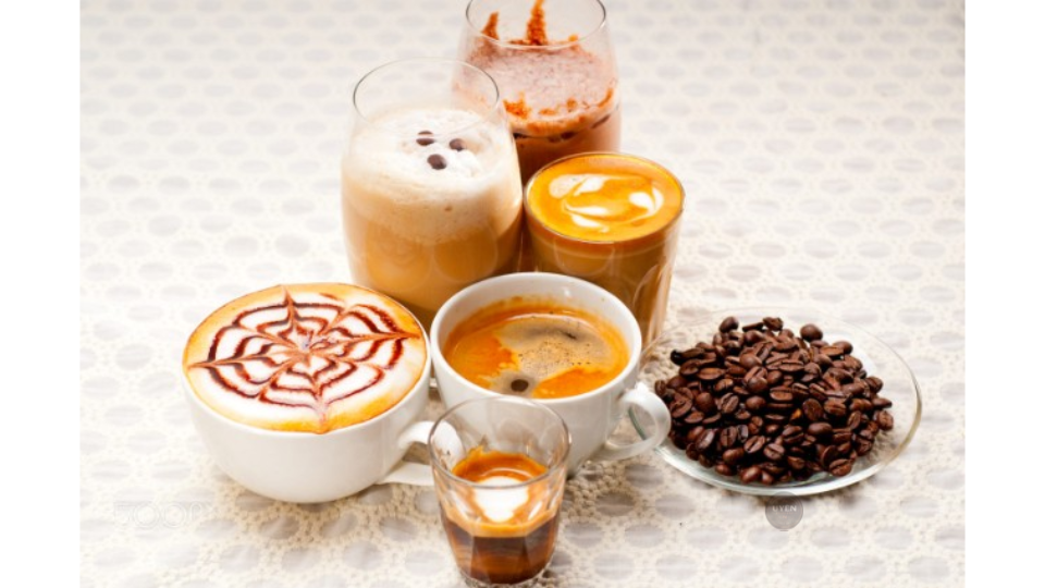 Macchiato Là Gì? Tìm Hiểu Về Thức Uống Này Tìm hiểu macchiato là gì qua hình ảnh một ly macchiato được pha chế hấp dẫn.